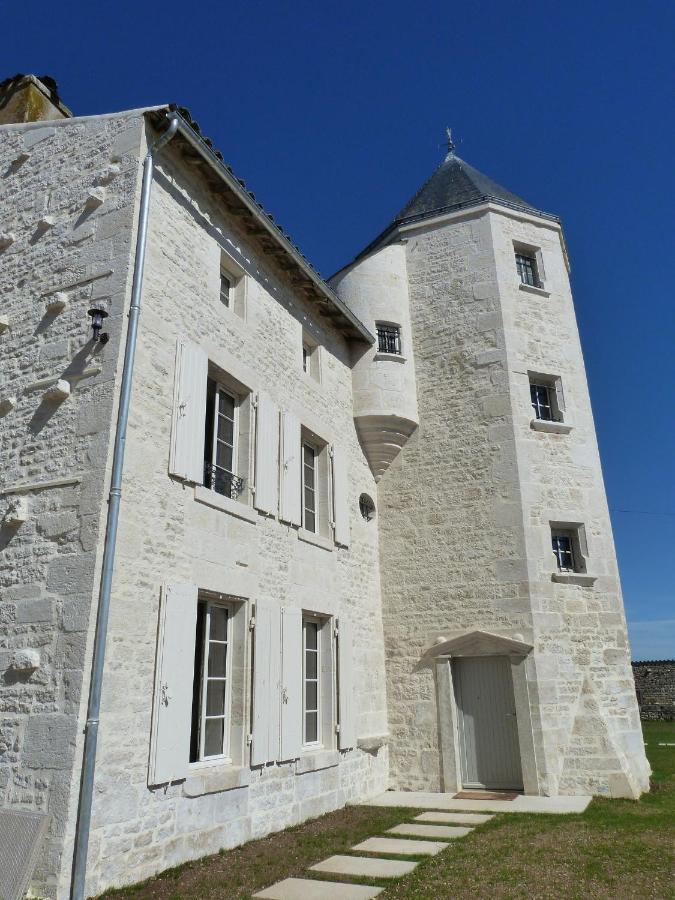 Bed and Breakfast Logis de Pierre Levée Bessines Esterno foto