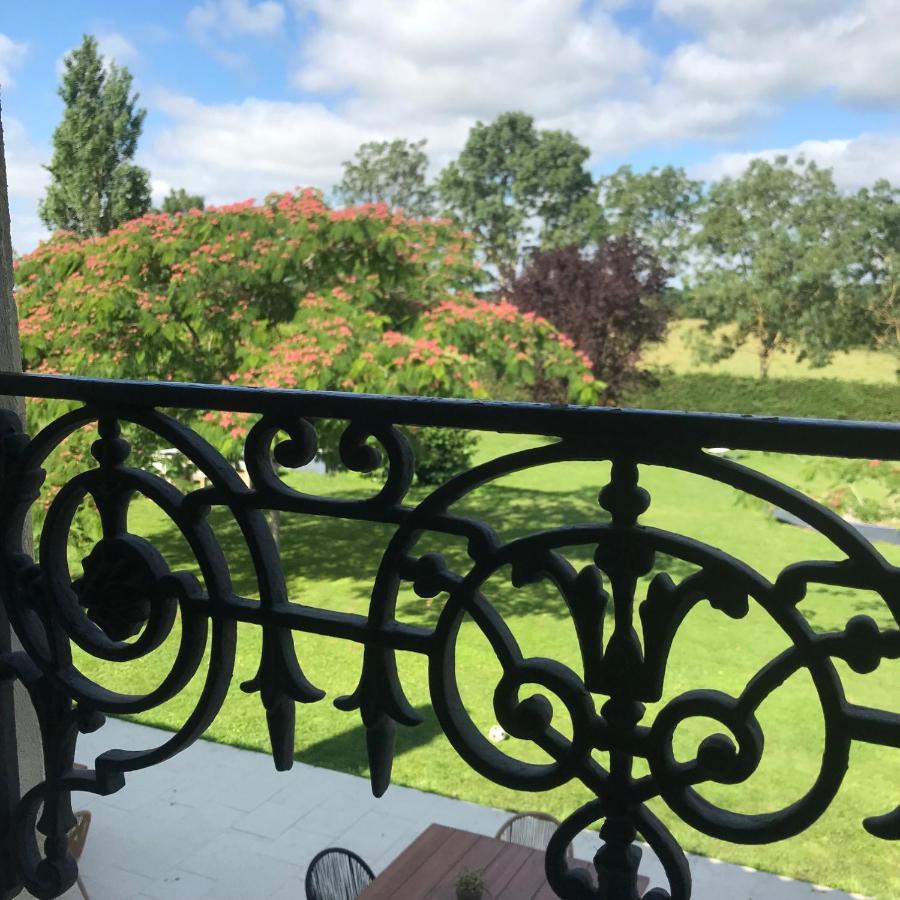 Bed and Breakfast Logis de Pierre Levée Bessines Esterno foto